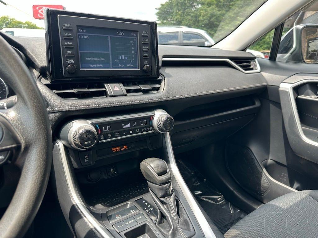 Toyota RAV4 XLE FWD (Natl) 2019