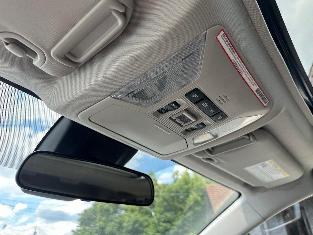 Toyota RAV4 XLE FWD (Natl) 2019