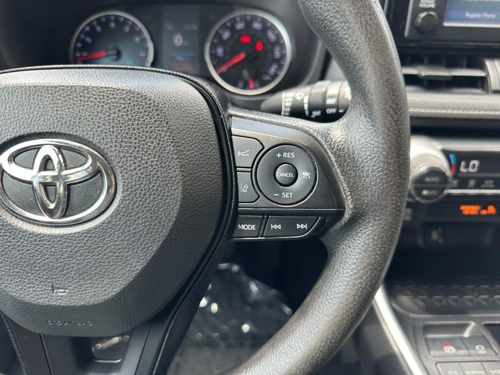 Toyota RAV4 XLE FWD (Natl) 2019