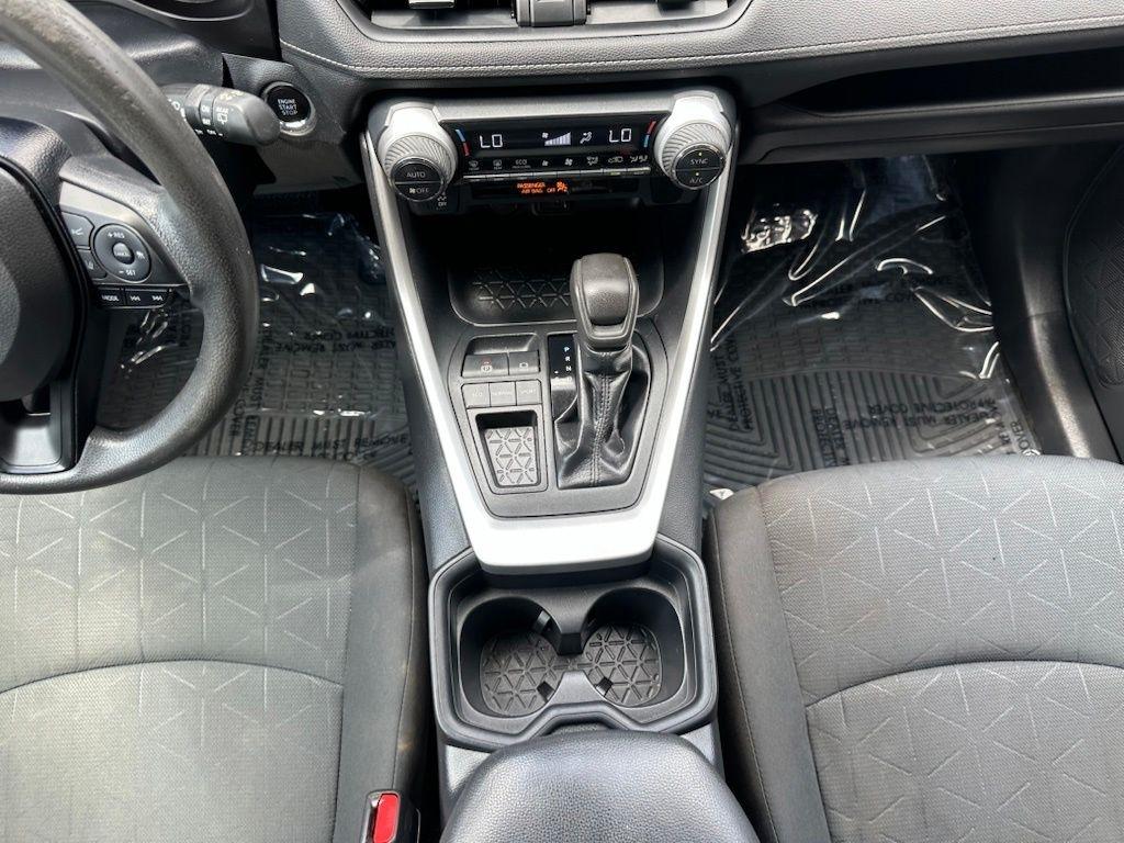 Toyota RAV4 XLE FWD (Natl) 2019