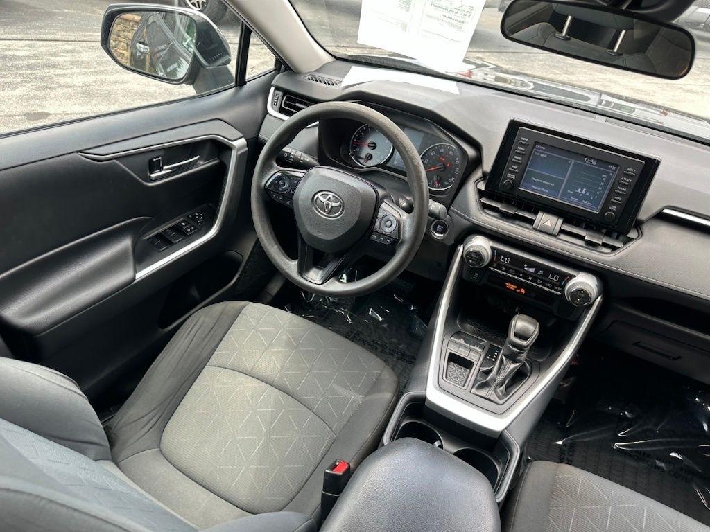Toyota RAV4 XLE FWD (Natl) 2019