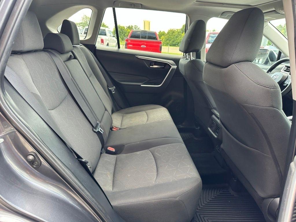 Toyota RAV4 XLE FWD (Natl) 2019