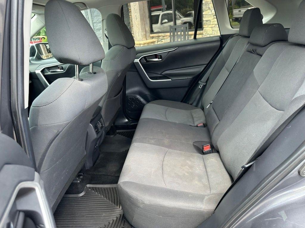 Toyota RAV4 XLE FWD (Natl) 2019