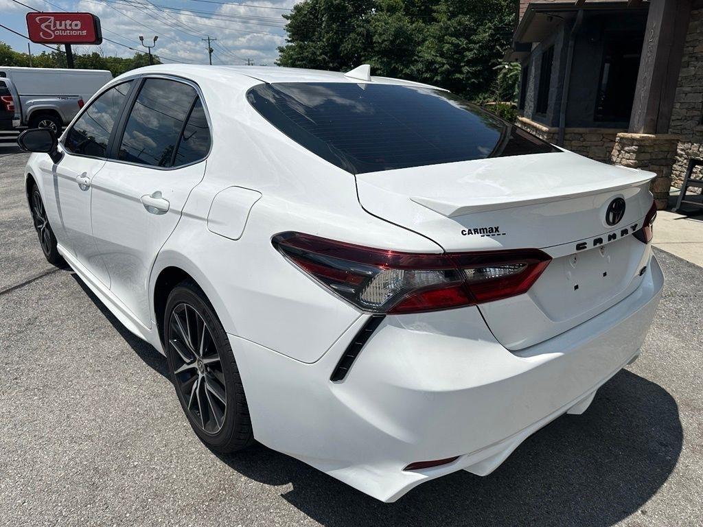 Toyota Camry SE Auto (Natl) 2021