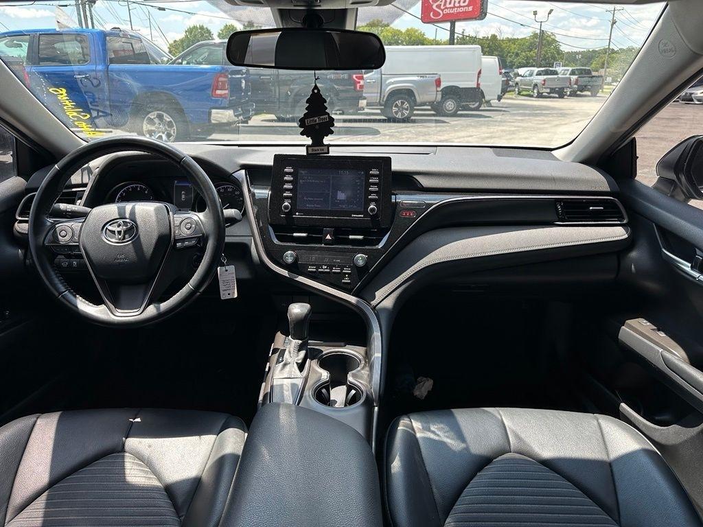 Toyota Camry SE Auto (Natl) 2021