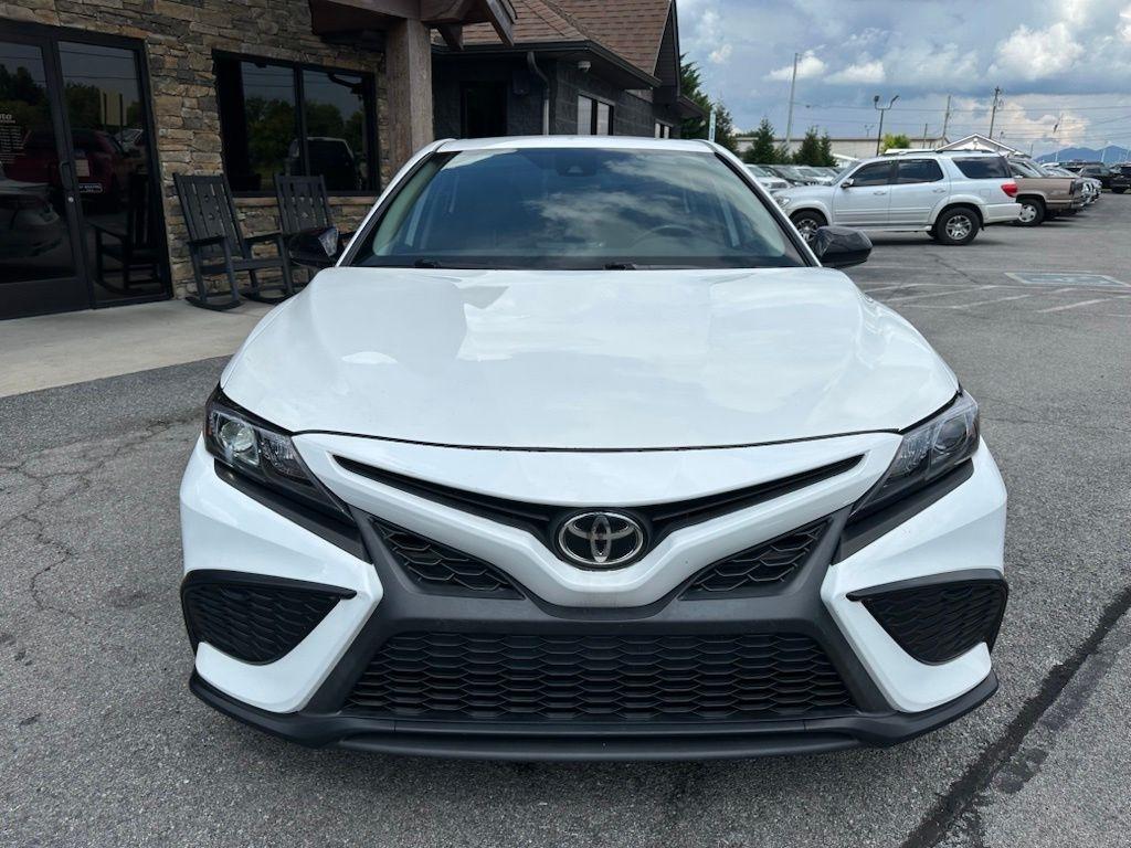 Toyota Camry SE Auto (Natl) 2021