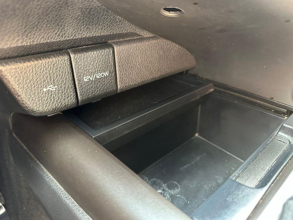 Toyota Camry SE Auto (Natl) 2021