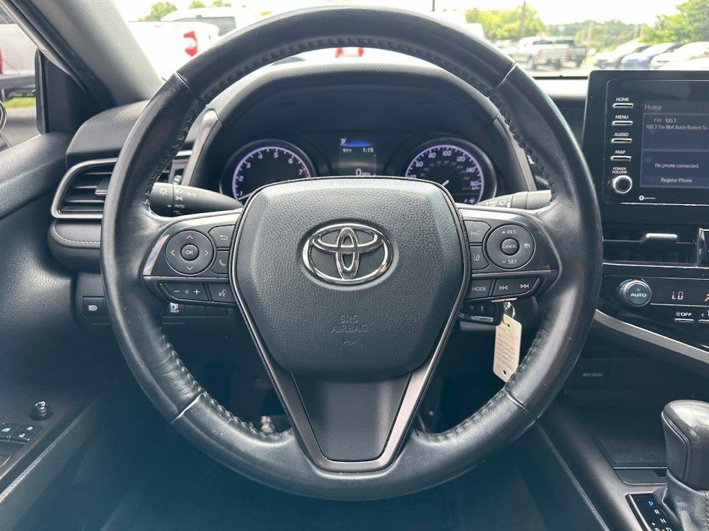 Toyota Camry SE Auto (Natl) 2021