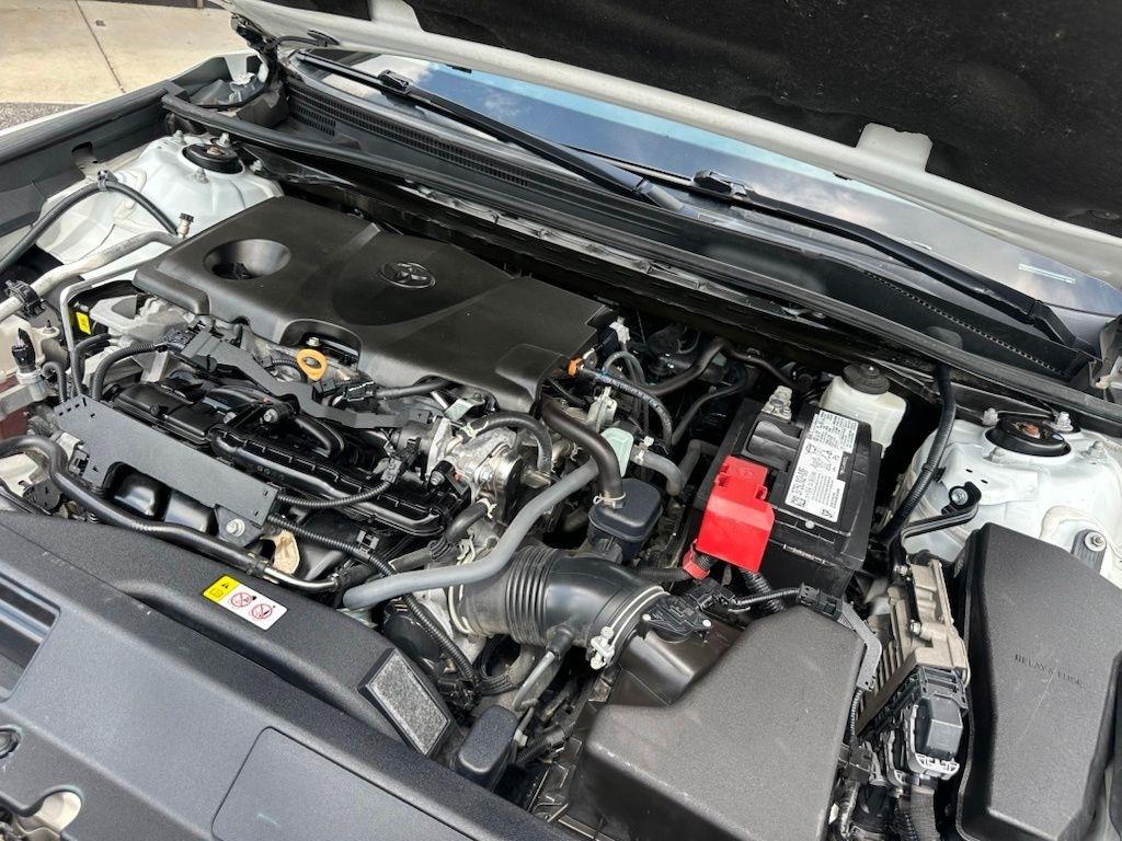 Toyota Camry SE Auto (Natl) 2021