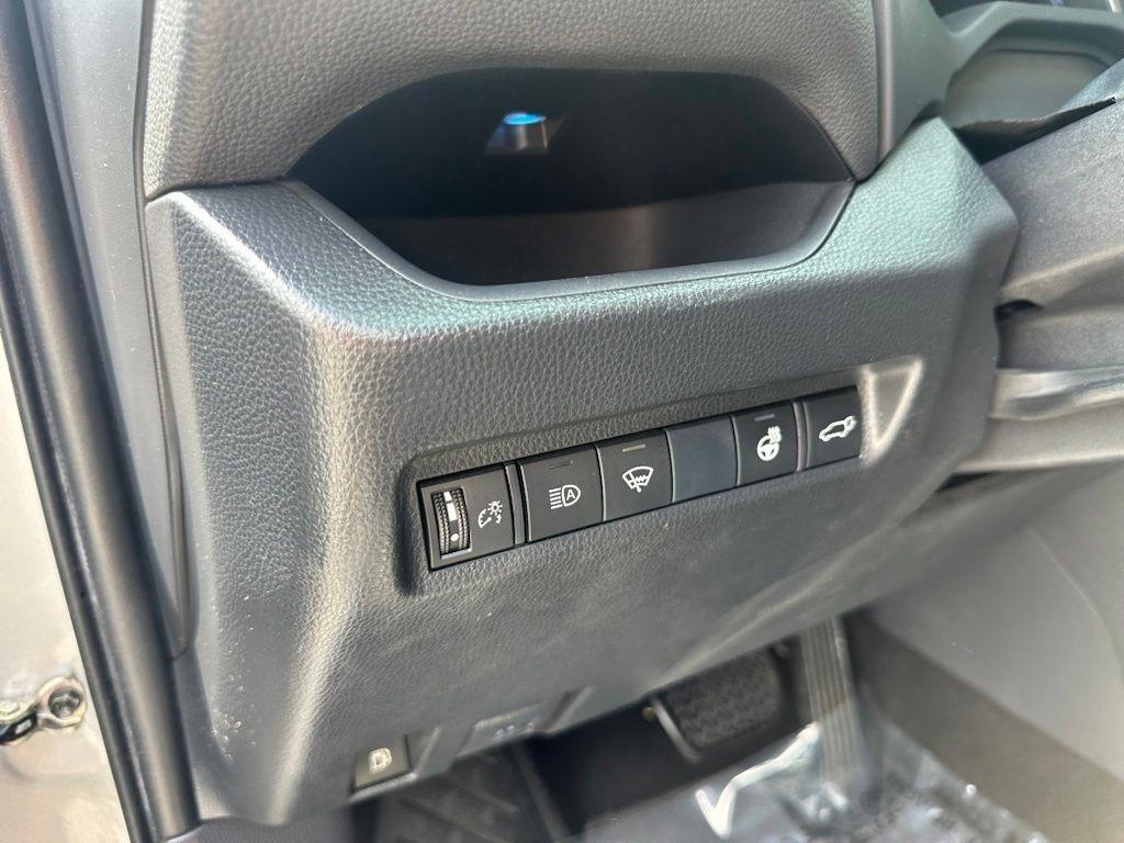 Toyota RAV4 Hybrid XSE AWD (Natl) 2019