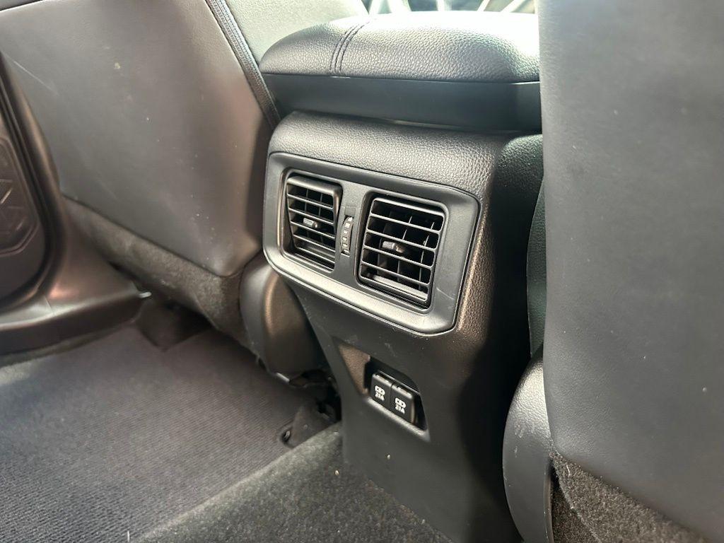 Toyota RAV4 Hybrid XSE AWD (Natl) 2019