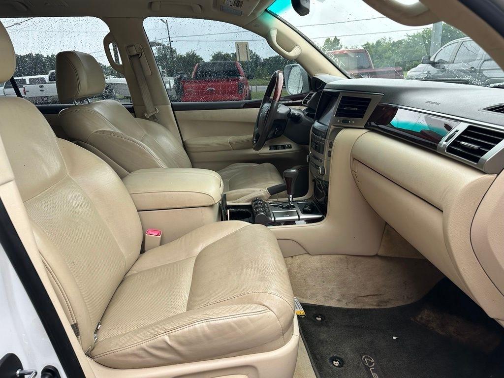 Lexus LX 570 4WD 4dr 2013
