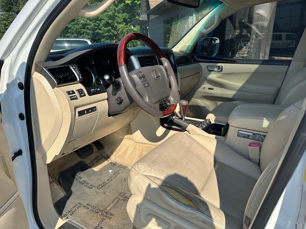 Lexus LX 570 4WD 4dr 2013