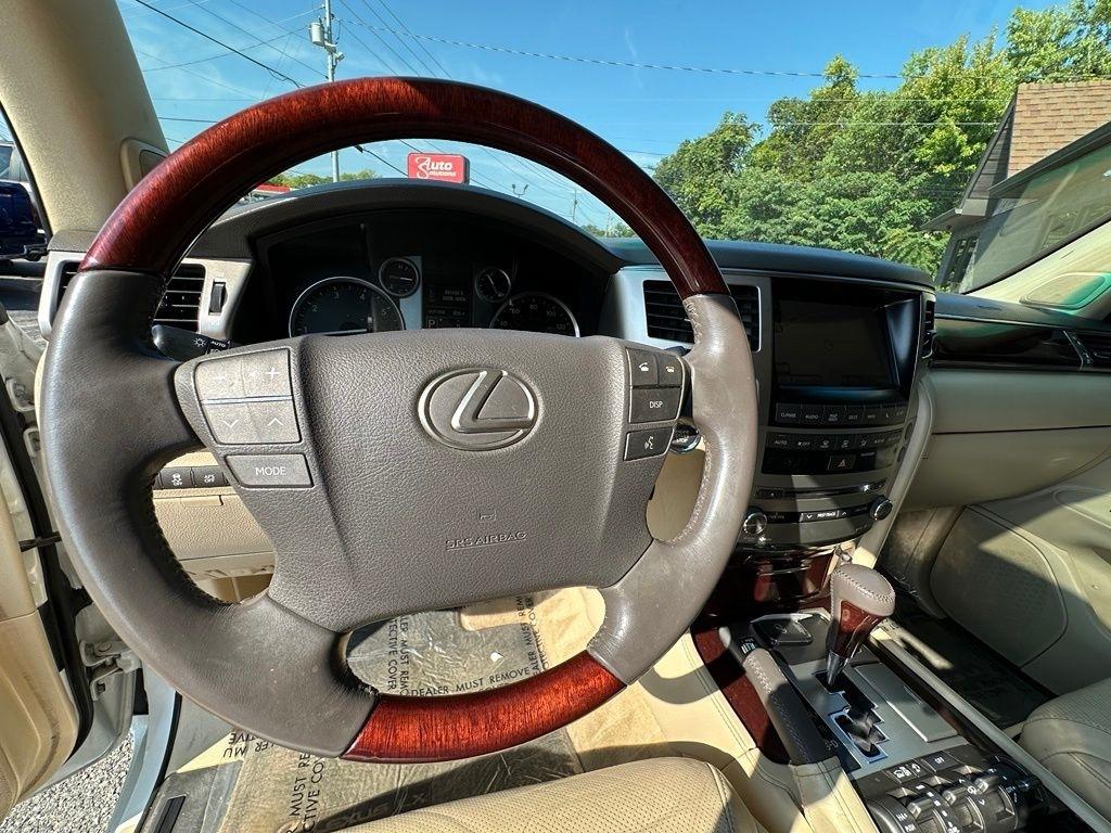Lexus LX 570 4WD 4dr 2013
