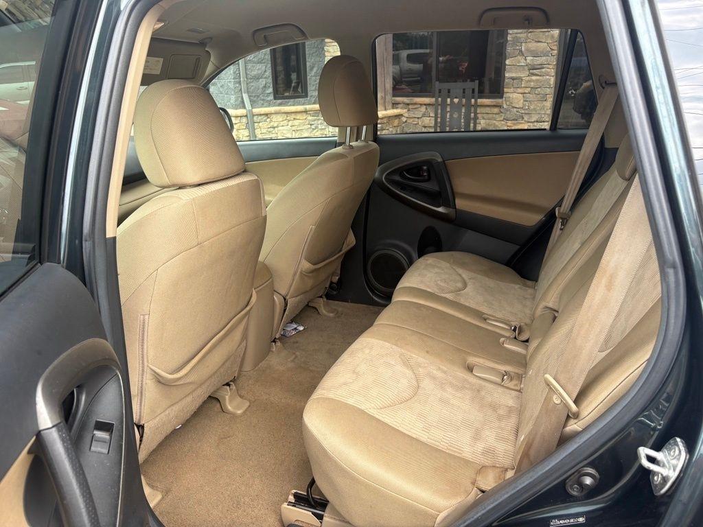 Toyota RAV4 4WD 4dr 4-cyl 4-Spd AT (Natl) 2011