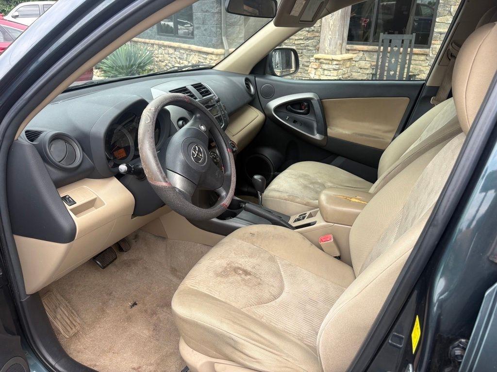 Toyota RAV4 4WD 4dr 4-cyl 4-Spd AT (Natl) 2011