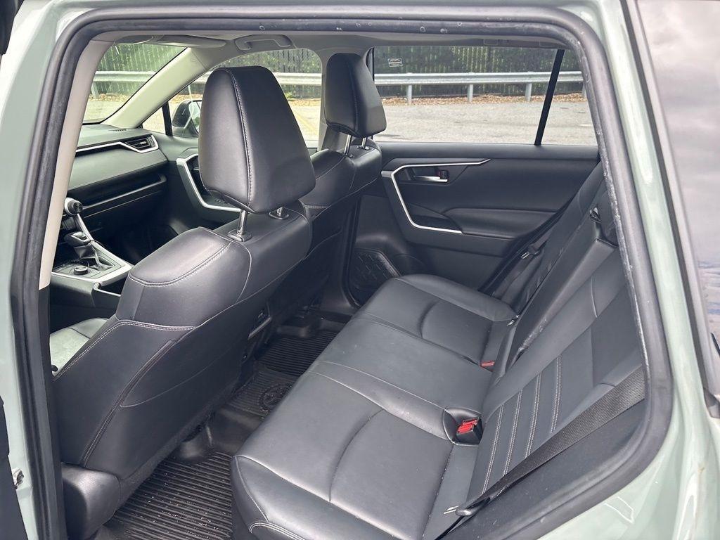 Toyota RAV4 Hybrid XLE Premium AWD (Natl) 2022