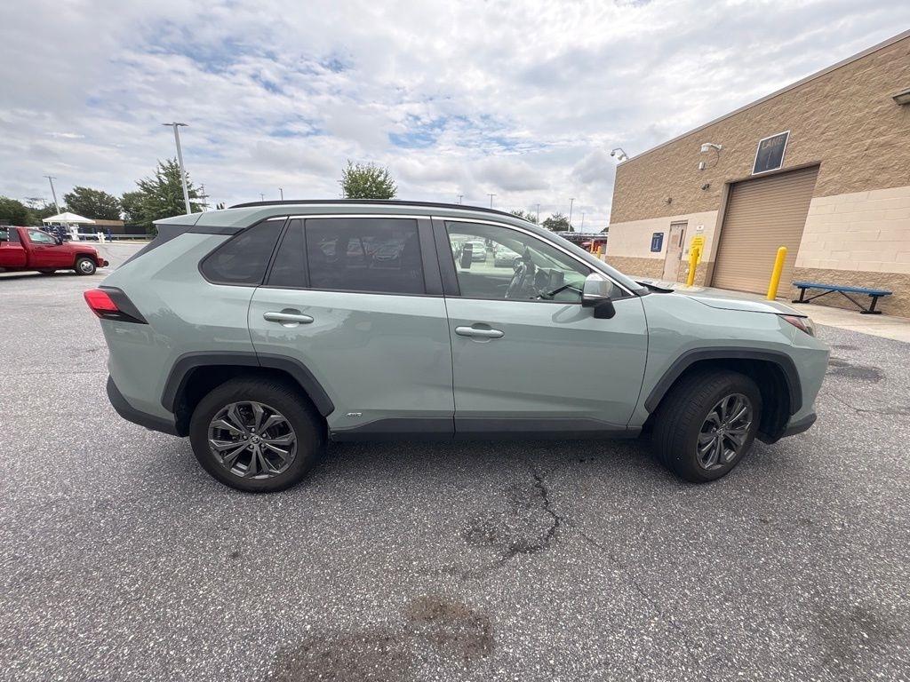 Toyota RAV4 Hybrid XLE Premium AWD (Natl) 2022