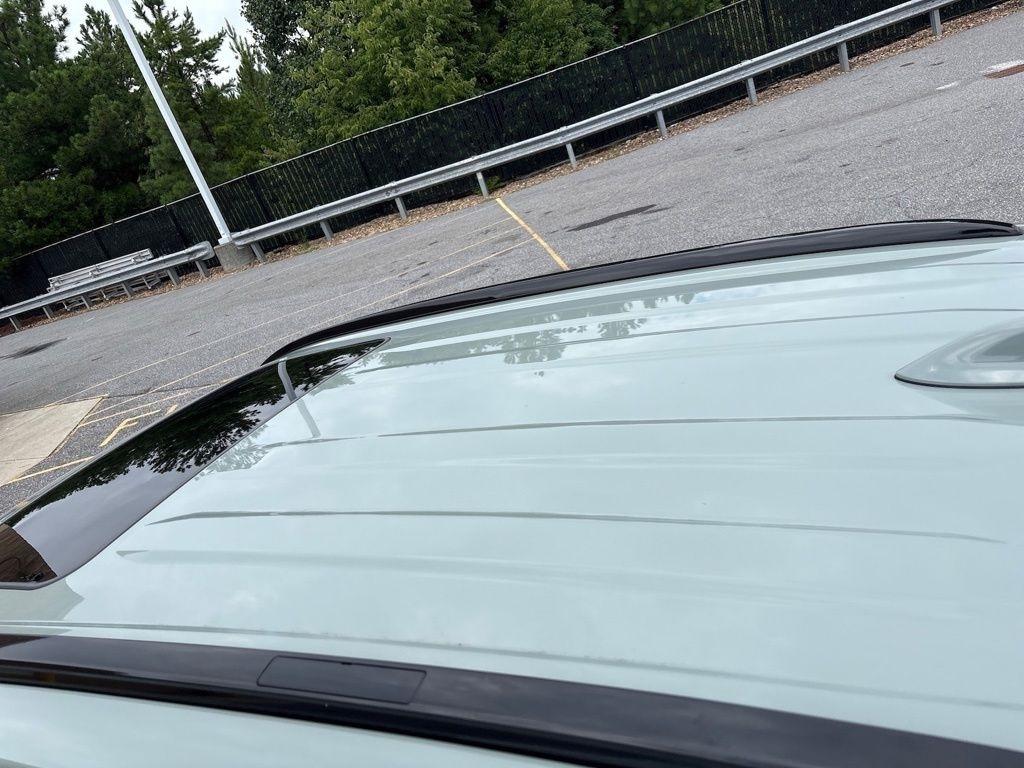 Toyota RAV4 Hybrid XLE Premium AWD (Natl) 2022