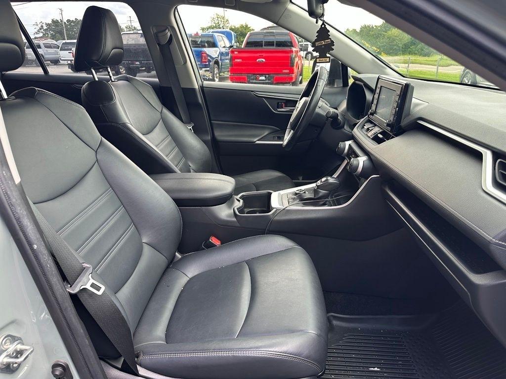 Toyota RAV4 Hybrid XLE Premium AWD (Natl) 2022