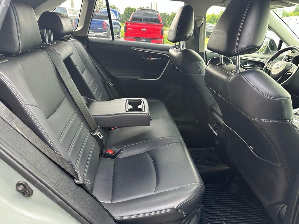 Toyota RAV4 Hybrid XLE Premium AWD (Natl) 2022