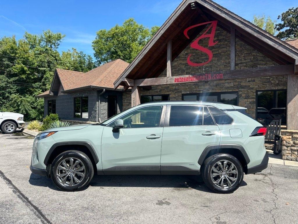 Toyota RAV4 Hybrid XLE Premium AWD (Natl) 2022