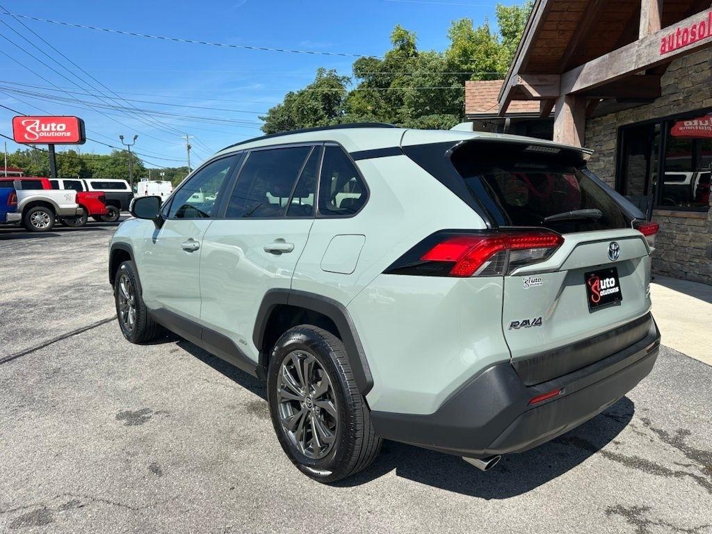 Toyota RAV4 Hybrid XLE Premium AWD (Natl) 2022