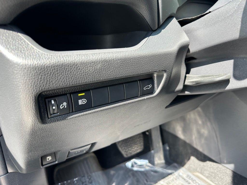 Toyota RAV4 Hybrid XLE Premium AWD (Natl) 2022