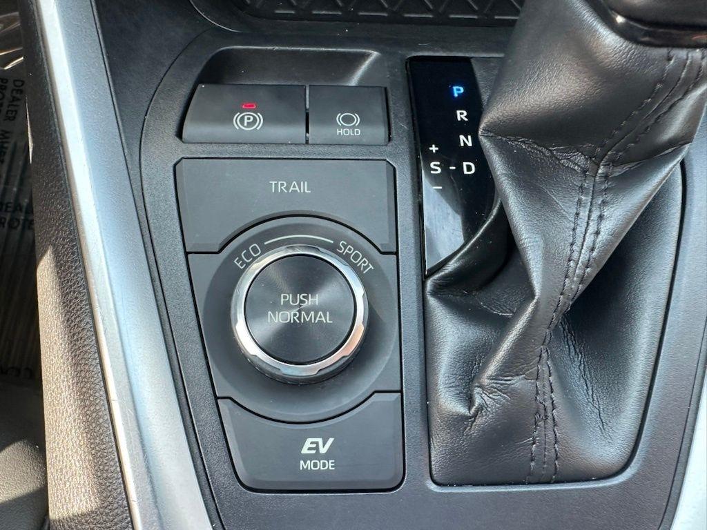Toyota RAV4 Hybrid XLE Premium AWD (Natl) 2022