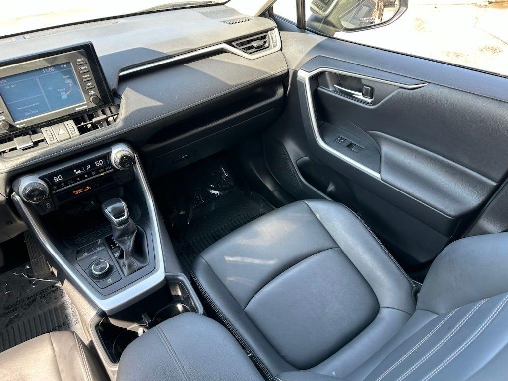 Toyota RAV4 Hybrid XLE Premium AWD (Natl) 2022