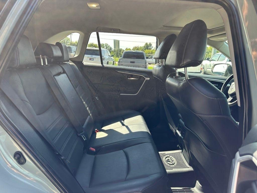 Toyota RAV4 Hybrid XLE Premium AWD (Natl) 2022