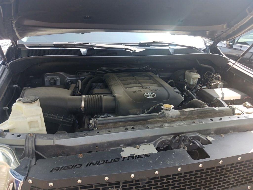 Toyota Tundra 4WD Truck CrewMax 5.7L FFV V8 6-Spd AT LTD (Natl) 2014