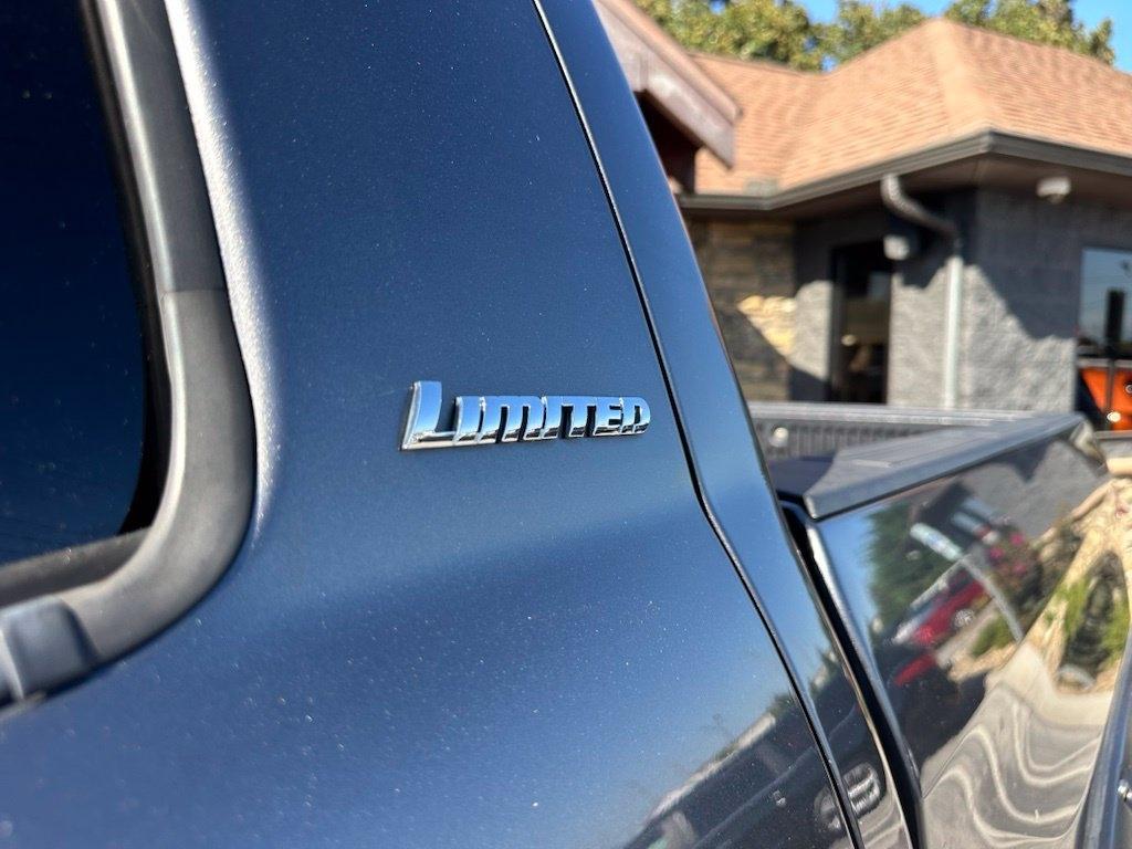 Toyota Tundra 4WD Truck CrewMax 5.7L FFV V8 6-Spd AT LTD (Natl) 2014