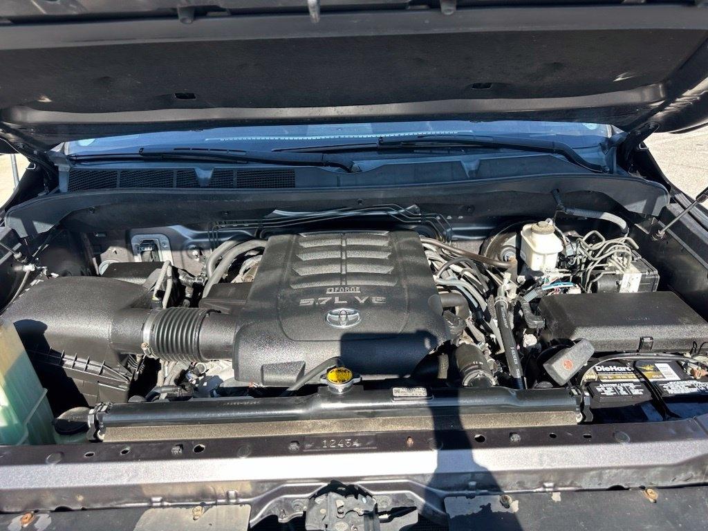 Toyota Tundra 4WD Truck CrewMax 5.7L FFV V8 6-Spd AT LTD (Natl) 2014