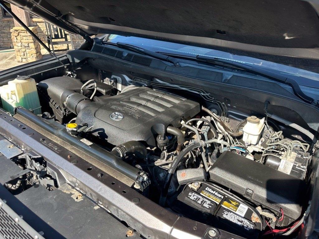 Toyota Tundra 4WD Truck CrewMax 5.7L FFV V8 6-Spd AT LTD (Natl) 2014