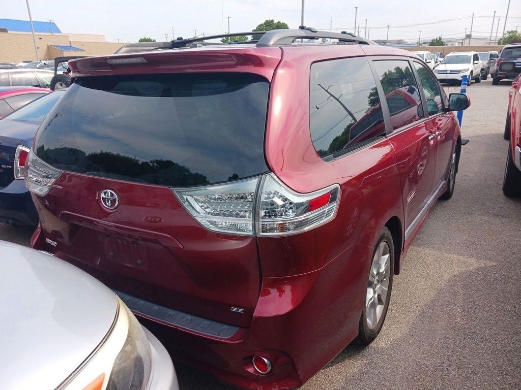 Toyota Sienna 5dr 8-Pass Van V6 SE FWD (Natl) 2013