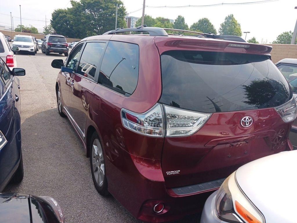 Toyota Sienna 5dr 8-Pass Van V6 SE FWD (Natl) 2013