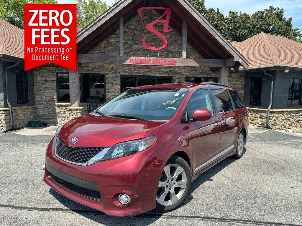 Toyota Sienna 5dr 8-Pass Van V6 SE FWD (Natl) 2013