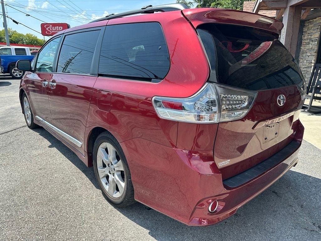 Toyota Sienna 5dr 8-Pass Van V6 SE FWD (Natl) 2013