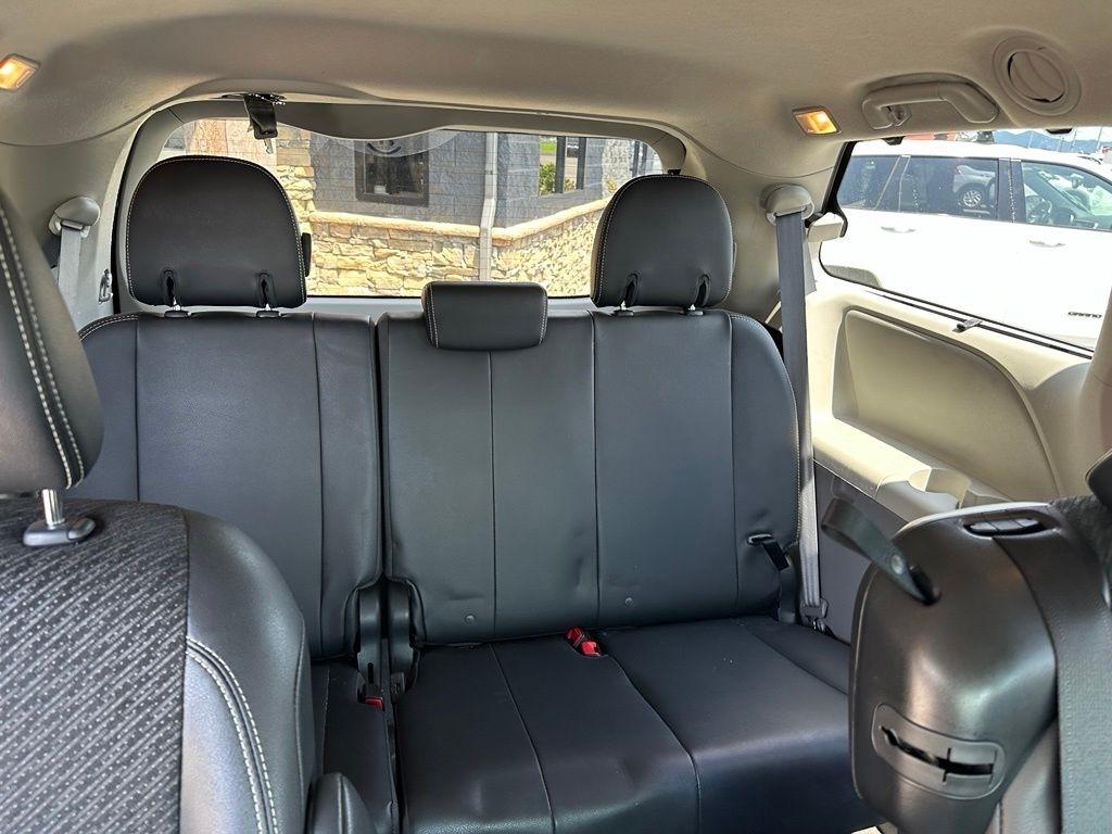 Toyota Sienna 5dr 8-Pass Van V6 SE FWD (Natl) 2013
