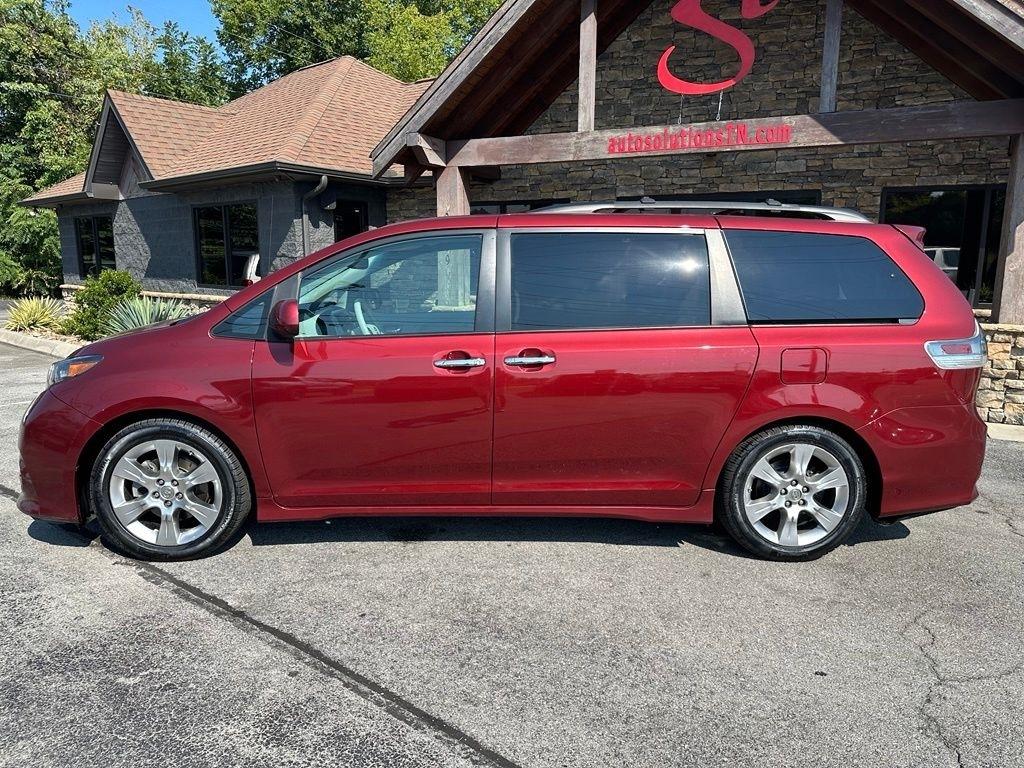 Toyota Sienna 5dr 8-Pass Van V6 SE FWD (Natl) 2013