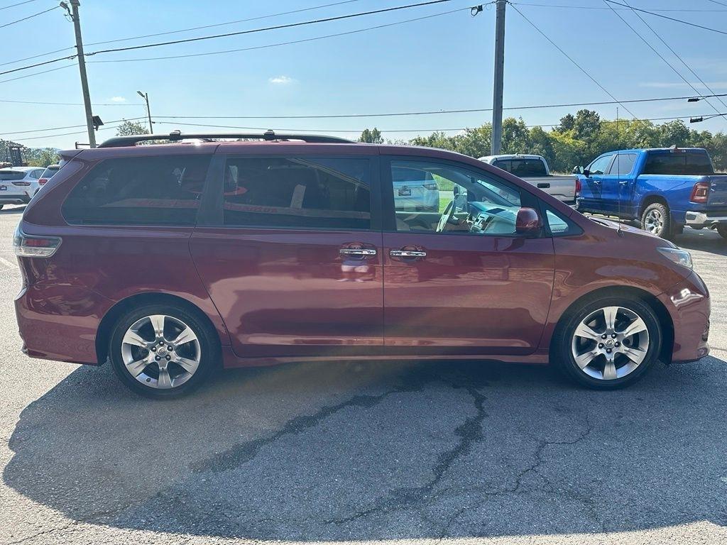 Toyota Sienna 5dr 8-Pass Van V6 SE FWD (Natl) 2013