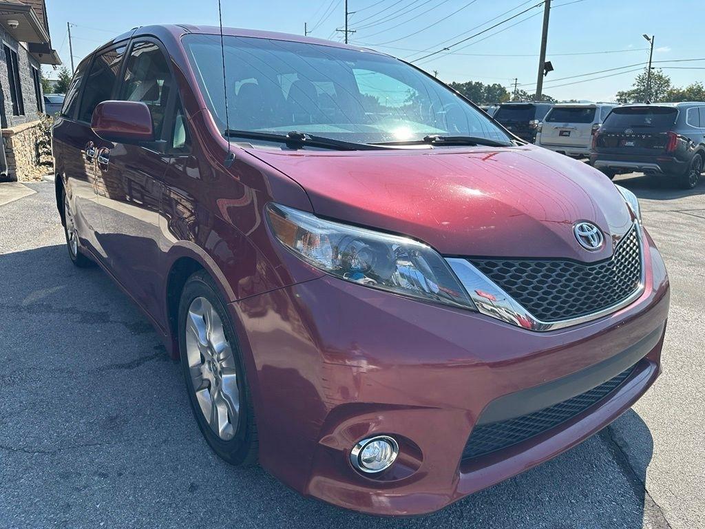 Toyota Sienna 5dr 8-Pass Van V6 SE FWD (Natl) 2013