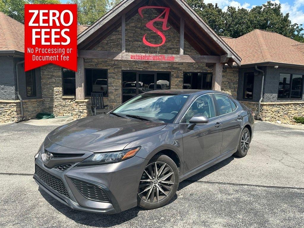 Toyota Camry SE Auto (Natl) 2021