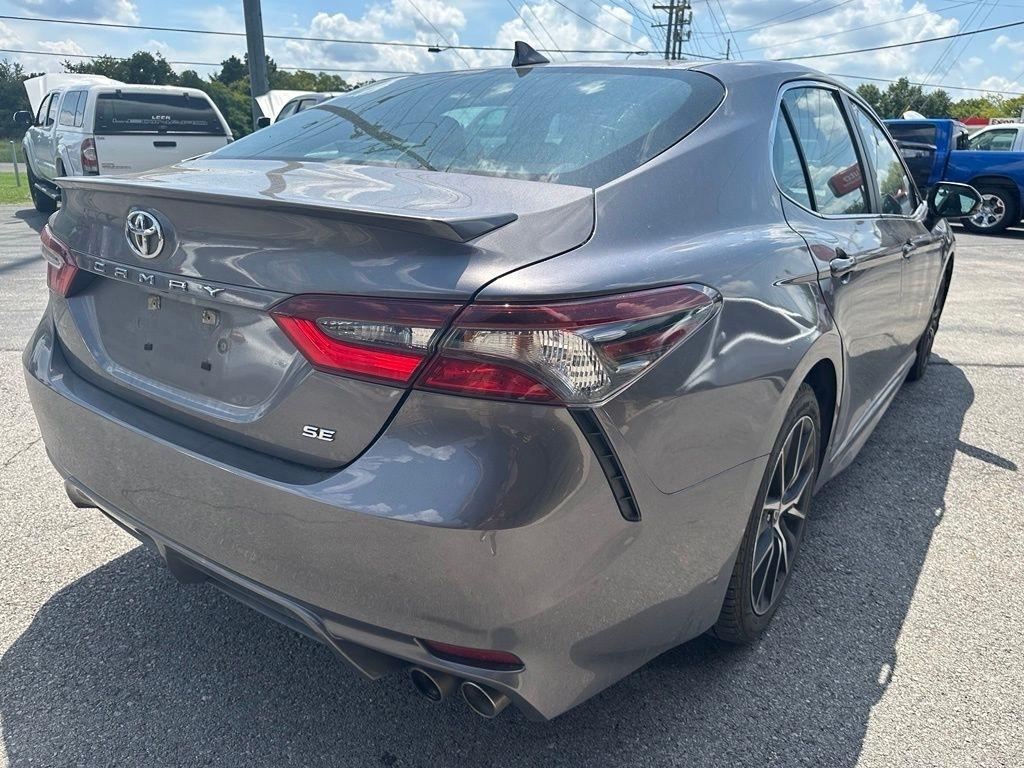 Toyota Camry SE Auto (Natl) 2021