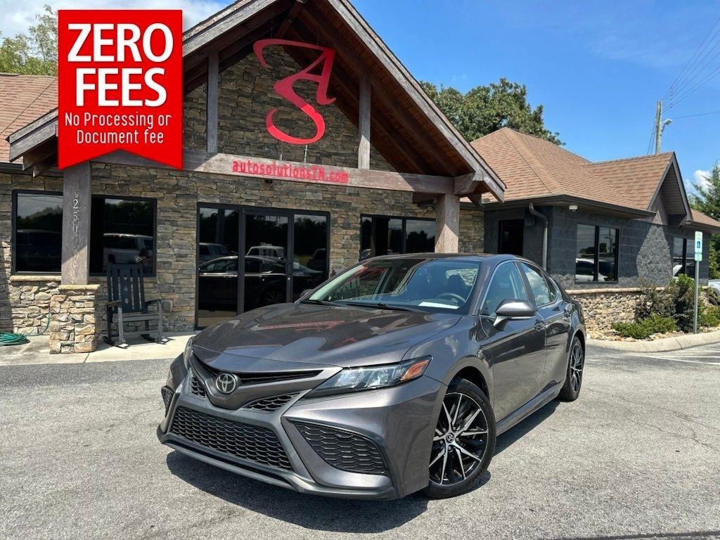 Toyota Camry SE Auto (Natl) 2021