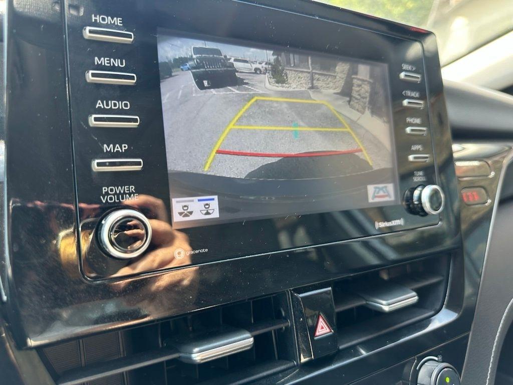 Toyota Camry SE Auto (Natl) 2021