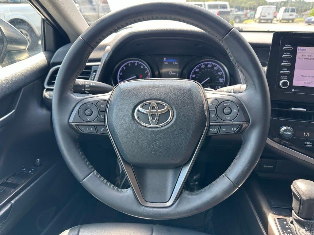 Toyota Camry SE Auto (Natl) 2021