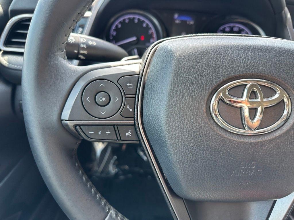 Toyota Camry SE Auto (Natl) 2021