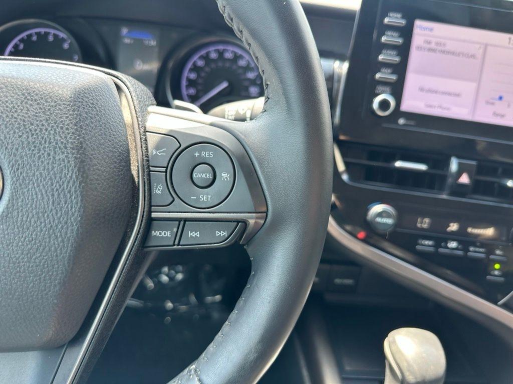 Toyota Camry SE Auto (Natl) 2021
